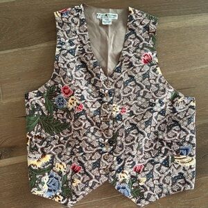 Real clothes Saks Fifth Avenue 100% Silk Printed Floral Vest Womens L Vintage